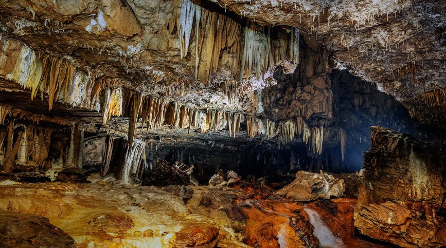 Mawmluh Cave, East Khasi Hills, Meghalaya - Vushii.com Mawmluh Cave, East Khasi Hills, Meghalaya - Vushii.com